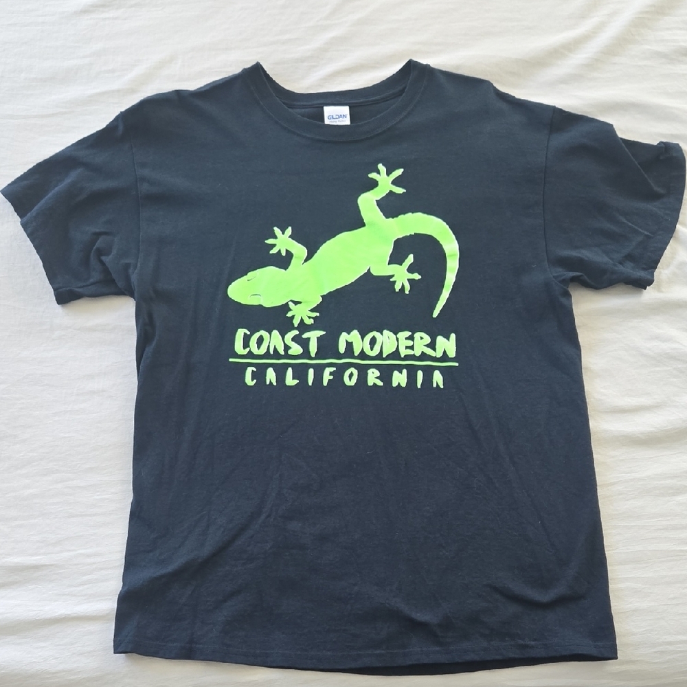 Gildan Black Tee with Bright Green Lizard Graphic